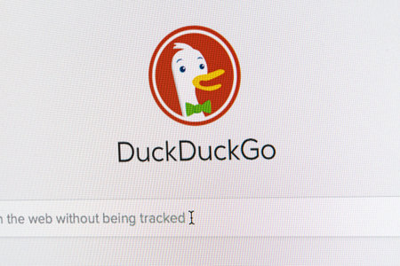 31-05-2021 Hamburg, Germany: close-up view of DuckDuckGo search engine homepage in browser window on computer monitorのeditorial素材