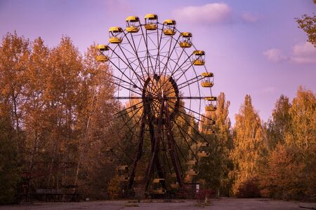 The most famous pictures of the abadoned area arround Chernobyl and Prypiat is for sure the amusement park of Prypiat. It should just opened up a few days after the nuclear disaster - but it never happened. Now this place is in the center of the restricteのeditorial素材
