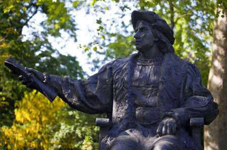 A statue of explorer Christopher Columbus in London のeditorial素材