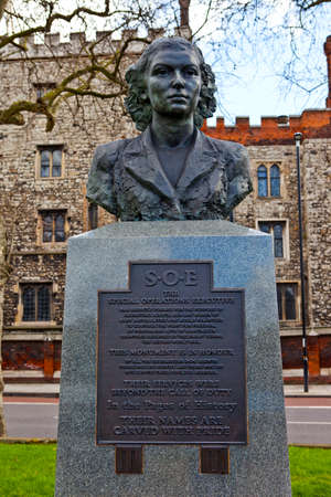 A Memorial to those who served in the Special Operations Executive during World War II.  It is located along the Albert Embankment in London.のeditorial素材
