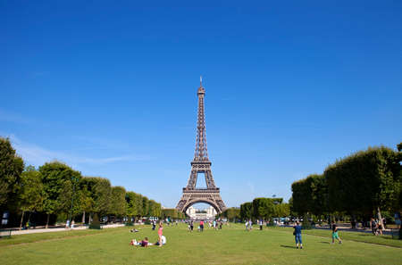 PARIS, FRANCE - AUGUST 5TH 2014: A view of the Eiffel Tower from Champ des Mars in Paris on 5th August 2014.のeditorial素材