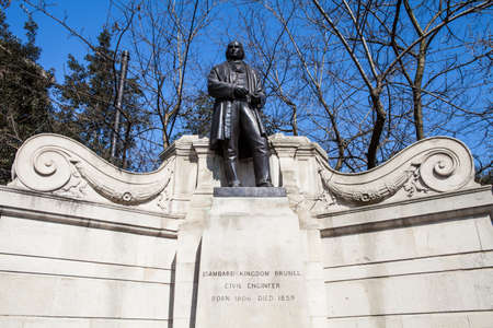 A statue of famous Civil Engineer Isambard Kingdom Brunel located along the Victoria Ebankment in London.のeditorial素材