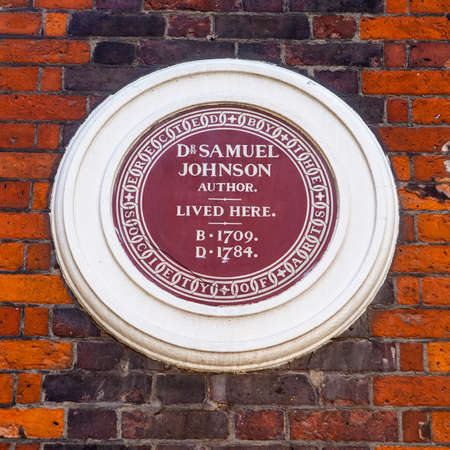 A plaque marking Dr. Samuel Johnsonâs former residence in Gough Square, London.のeditorial素材