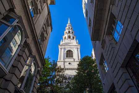 The historic St. Brides church in the City of London.  The design of the tiered steeple is said to have been the inspirtaion behind the traditional tiered Wedding Cake.のeditorial素材