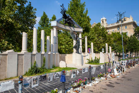 A memorial dedicated to the victims of Nazi Occupation during the Second World War in Budapest, Hungary.のeditorial素材