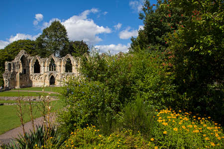 St. Maryâs Abbey Ruins situated in Museum Gardens in York, England.のeditorial素材