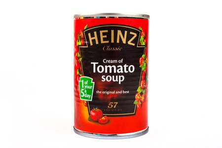 LONDON, UK - MAY 6TH 2016: A tin of Heinz Tomato Soup isolated over a plain white background, on 6th May 2016.のeditorial素材