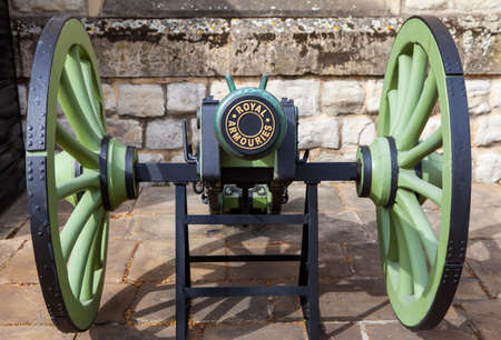 A cannon situated outside the Royal Armouries at the Tower of London.のeditorial素材