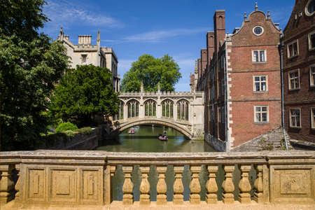 A view of the beautiful Bridge of Sighs in Cambridge, UK.のeditorial素材