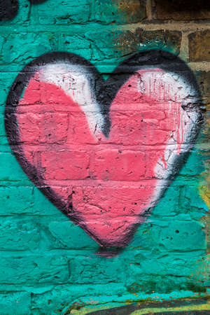 LONDON, UK - JANUARY 13TH 2016: A piece of graffiti depicting a heart in London, on 13th January 2016.のeditorial素材