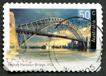 AUSTRALIA - CIRCA 2004: A used postage stamp from Australia, depicting an image of Sydney Harbour Bridge in Australia, circa 2004.のeditorial素材