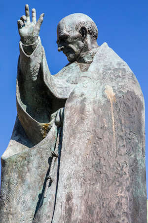 A statue of Saint Richard of Chichester in the historic cathedral city of Chichester in Sussex, UK.の写真素材