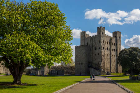 ROCHESTER, UK - APRIL 22ND 2017: A view of the magnificent keep of Rochester Castle in the historic city of Rochester in Kent, UK, on 22nd April 2017.のeditorial素材