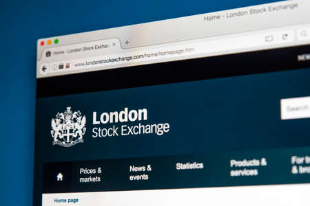 LONDON, UK - AUGUST 7TH 2017: The homepage of the official website for the London Stock Exchange, on 7th August 2017.のeditorial素材