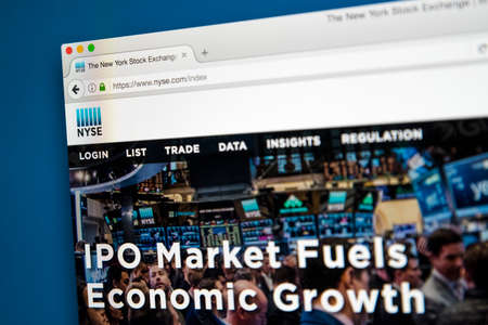 LONDON, UK - AUGUST 7TH 2017: The homepage of the official website for the New York Stock Exchange, on 7th August 2017.のeditorial素材