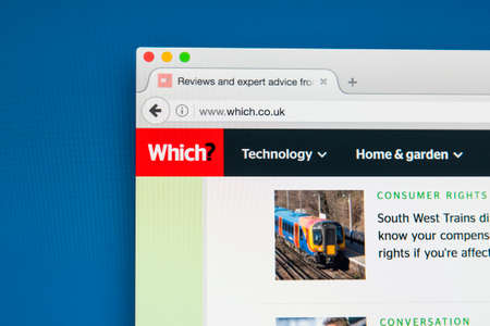 LONDON, UK - AUGUST 7TH 2017: The homepage of the official website for Which?, on 7th August 2017.  Which? is a brand name used by the Consumers' Association.のeditorial素材