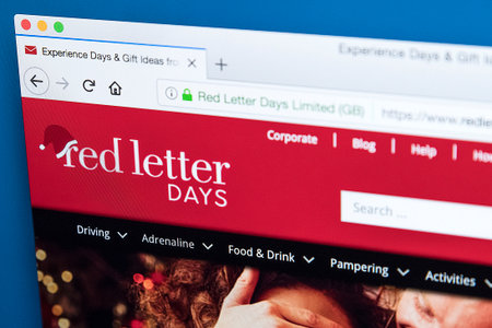 LONDON, UK - DECEMBER 4TH 2017: The homepage of the official website for Red Letter Days - the UK company giving experience day vouchers as gifts, on 4th December 2017.のeditorial素材