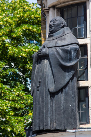 LONDON, UK - JUNE 6TH 2018: The statue of the Black Friar on the exterior of The Black Friar pub located in the Blackfriars area of London, UK, on 6th June 2018.のeditorial素材