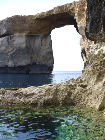 Azure window rock formation in gozo, maltaの写真素材