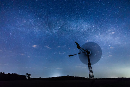 windmuehle weltraum milchstra e sterne galaxy spaceの写真素材