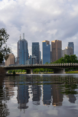 Rippled water reflections of the Melbourne CBD.の写真素材