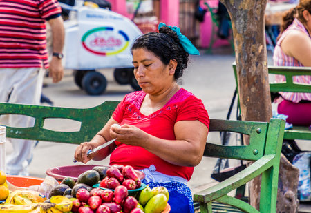 San salvador, El salvador. January 2018. A view of a typical fruit market scene in the central street market in San Salvador, El Salvador.のeditorial素材