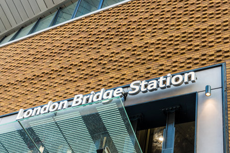 London. June 2018. A view of London Bridge station in London.のeditorial素材