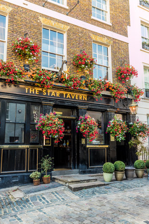 London. September 2018. A view of the Star tavern pub in Belgravia in Londonのeditorial素材