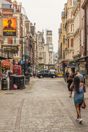 London. September 2018. A view of a typical street scene in Soho in Londonのeditorial素材