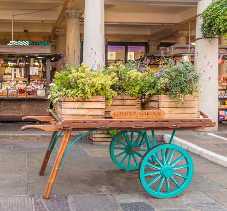 London. September 2018. A view in Covent garden Market in Londonのeditorial素材