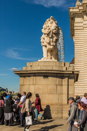 London. September 2018. A view of the South Bank Lion in Westminster in Londonのeditorial素材