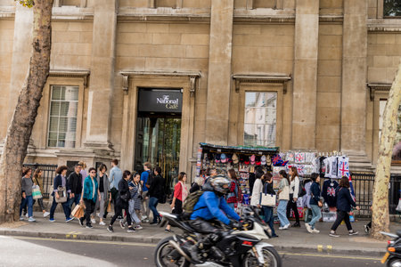 London. september 2018. A view of a souvenir stall in londonのeditorial素材