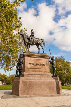 London October 2018. A view of a statue of the Duke of Wellington in Londonのeditorial素材