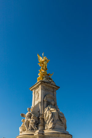 London. November 2018. A view of the Queeen Victoria memorial at Buckingham Palace in London.のeditorial素材