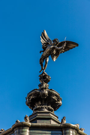 London.November 2018. A view of the Anteros staue known as eros on Piccadilly Circus in Londonのeditorial素材