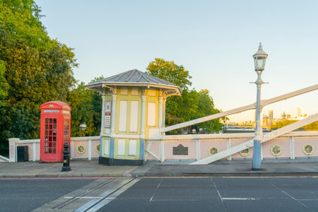 July 2020. London. Albert bridge at sunset, London, England United Kingdomのeditorial素材