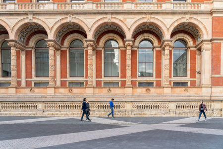 July 2020. London. People by the Victoria and Albert or V and A museum, London, Englandのeditorial素材