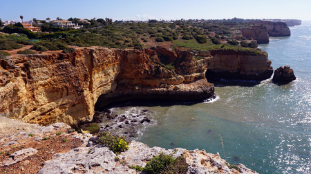 granite rocks on the algarve coast of portugalの写真素材
