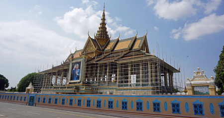 buddhistic temple complex in cambodian town phnom penhのeditorial素材