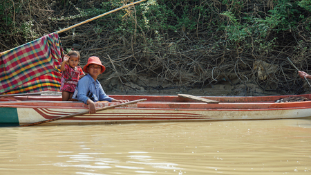 Siem Reap, Tonle Sap River, Cambodia - March 2018: Poor Fishermans life on the tonle sap riverのeditorial素材