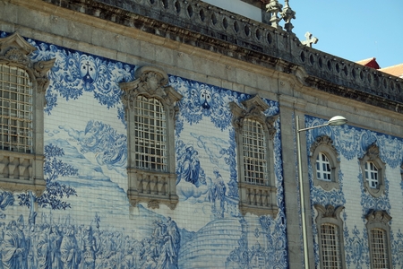famous town porto in portugal with traditional buildingsのeditorial素材