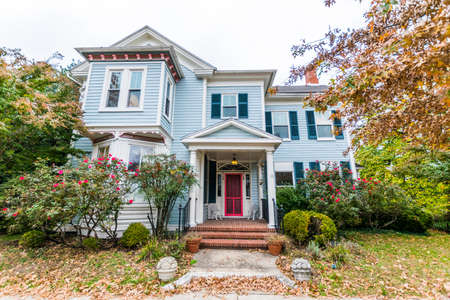Downtown Easton during high Autumn Color in Marylandのeditorial素材