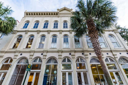 Historic Downtown Charleston South Carolina on a Warm Dayのeditorial素材