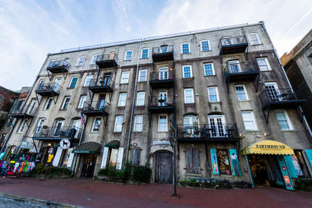 River Street in Savannah, Georgia on a Warm Dayのeditorial素材