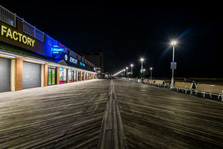 Ocean City, Maryland Pier during a Warm Fall Nightのeditorial素材