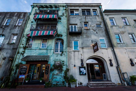 River Street in Savannah, Georgia on a Warm Dayのeditorial素材