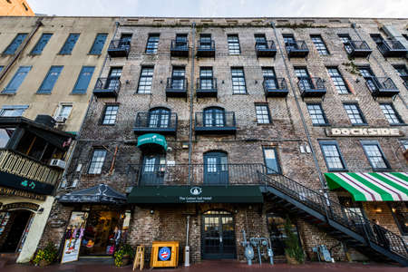 River Street in Savannah, Georgia on a Warm Dayのeditorial素材