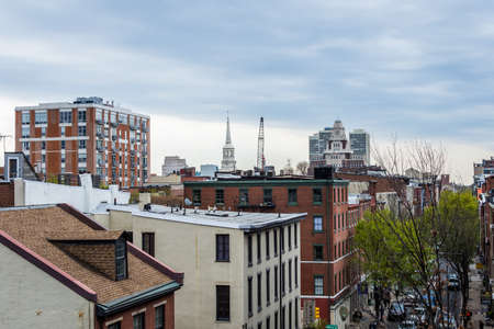 Skyline of downtown philadelphia, pennsylvania from Benjamin Franklin bridge in springのeditorial素材