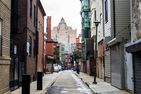 buildings in south downtown philadelphia, pennsylvania in spring near rittenhouse squareのeditorial素材