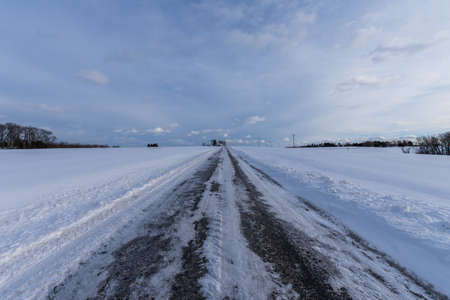Snowy country land in southern york county in pennsylvaniaの写真素材